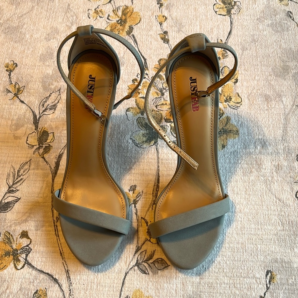 JustFab Rosie Heels Size 7.5 - Never worn, slight flaws
